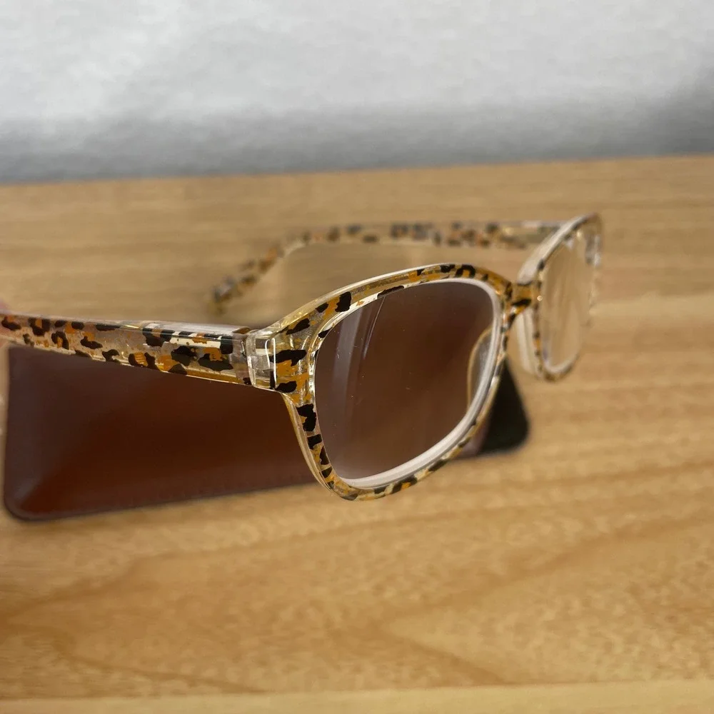 Lot of 4 Reading Glasses +4.00 Strength Tortoise Leopard Print with Soft Cases